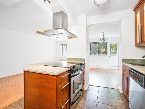 Kitchen - 311-40 Av. Du Rhône, Saint-Lambert, QC - Indoor Photo Showing Kitchen