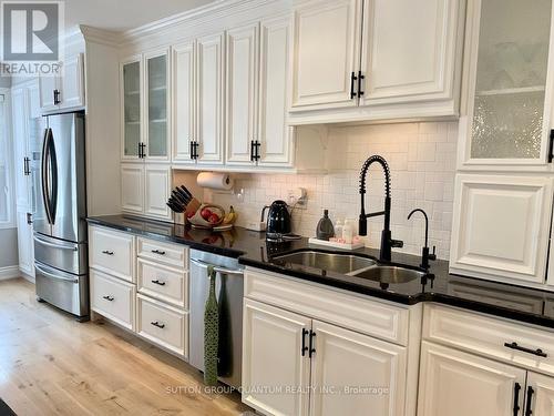 53C - 928 Queen Street W, Mississauga (Lorne Park), ON - Indoor Photo Showing Kitchen With Stainless Steel Kitchen With Double Sink With Upgraded Kitchen