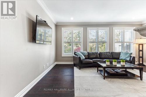 751 Merlot Court, Mississauga, ON - Indoor Photo Showing Living Room