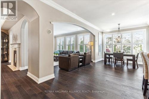 751 Merlot Court, Mississauga, ON - Indoor Photo Showing Living Room