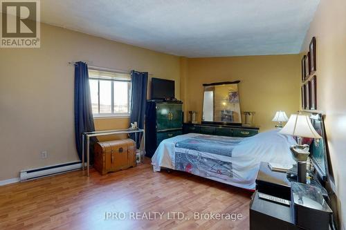 157 - 180 Mississauga Valley Boulevard, Mississauga, ON - Indoor Photo Showing Bedroom