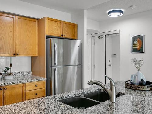 411-109 Front St E, Toronto, ON - Indoor Photo Showing Kitchen With Double Sink With Upgraded Kitchen