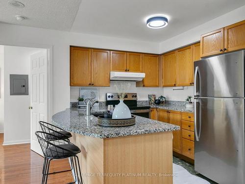 411-109 Front St E, Toronto, ON - Indoor Photo Showing Kitchen