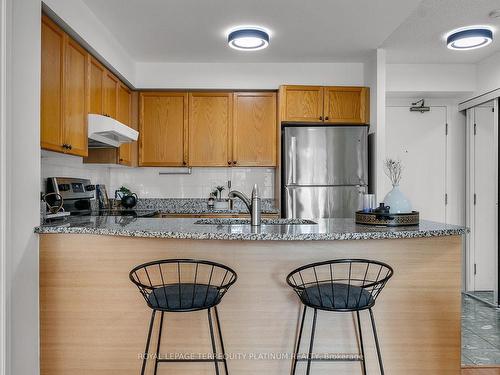 411-109 Front St E, Toronto, ON - Indoor Photo Showing Kitchen