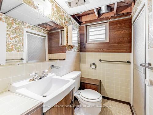 84 Hart Ave, Toronto, ON - Indoor Photo Showing Bathroom