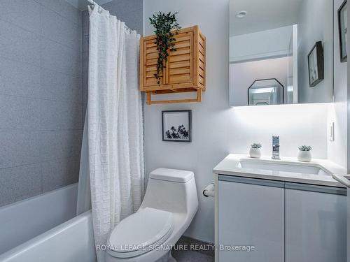 208`-1190 Dundas St E, Toronto, ON - Indoor Photo Showing Bathroom