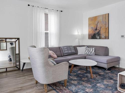 Front-188 Prospect St, Newmarket, ON - Indoor Photo Showing Living Room