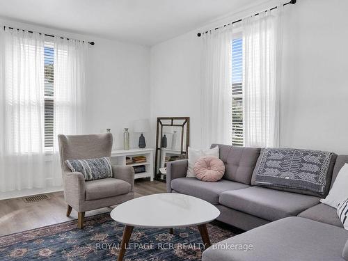 Front-188 Prospect St, Newmarket, ON - Indoor Photo Showing Living Room