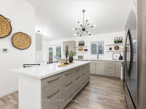 395 Sandford Rd, Uxbridge, ON - Indoor Photo Showing Kitchen