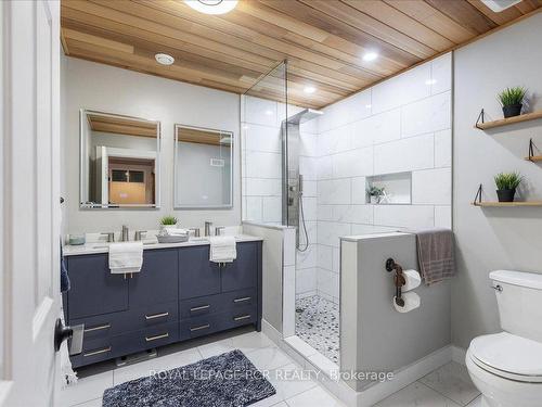 395 Sandford Rd, Uxbridge, ON - Indoor Photo Showing Bathroom