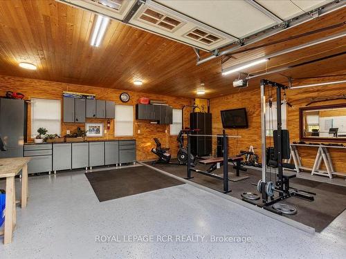 395 Sandford Rd, Uxbridge, ON - Indoor Photo Showing Garage