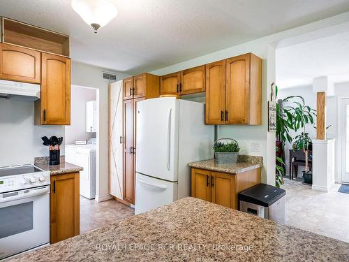 18637 Hurontario St, Caledon, ON - Indoor Photo Showing Kitchen