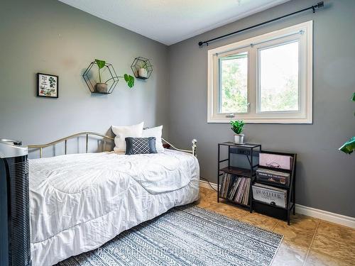 18637 Hurontario St, Caledon, ON - Indoor Photo Showing Bedroom