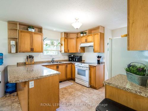 18637 Hurontario St, Caledon, ON - Indoor Photo Showing Kitchen With Double Sink