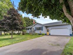 54 Saunders Avenue  Summerside, PE C1N 2H9