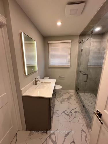 1739 Princelea Pl, Mississauga, ON - Indoor Photo Showing Bathroom