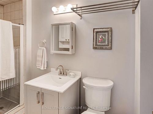 3157 The Credit Woodlands, Mississauga, ON - Indoor Photo Showing Bathroom