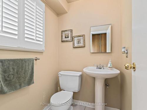 28 Lindridge Ave, Brampton, ON - Indoor Photo Showing Bathroom