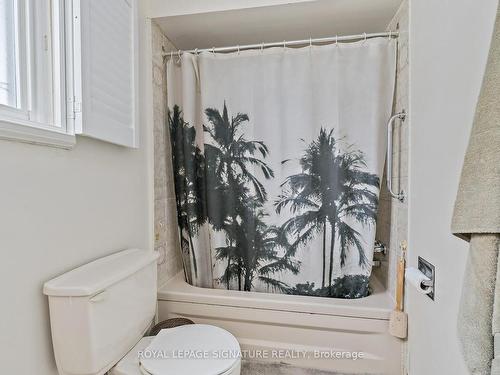 28 Lindridge Ave, Brampton, ON - Indoor Photo Showing Bathroom