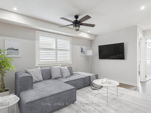 3946 Leonardo St, Burlington, ON - Indoor Photo Showing Living Room