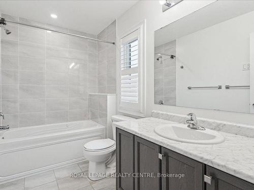 3946 Leonardo St, Burlington, ON - Indoor Photo Showing Bathroom