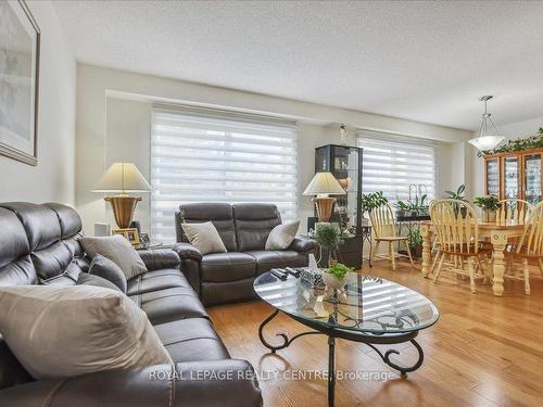 2-3510 South Millway, Mississauga, ON - Indoor Photo Showing Living Room