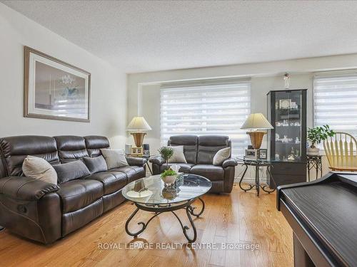 2-3510 South Millway, Mississauga, ON - Indoor Photo Showing Living Room