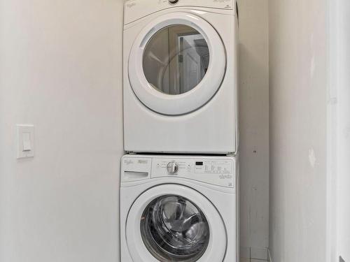 2108-17 Zorra St, Toronto, ON - Indoor Photo Showing Laundry Room