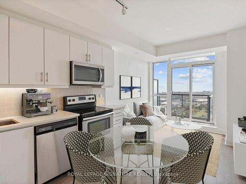 2108-17 Zorra St, Toronto, ON - Indoor Photo Showing Kitchen