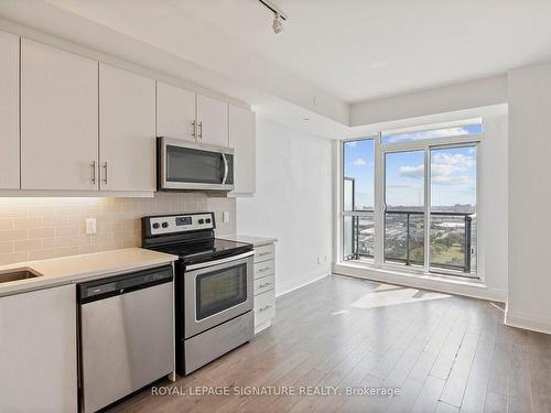 2108-17 Zorra St, Toronto, ON - Indoor Photo Showing Kitchen