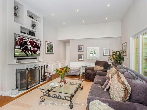 1319 Tyandaga Park Dr, Burlington, ON - Indoor Photo Showing Living Room With Fireplace