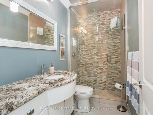 1319 Tyandaga Park Dr, Burlington, ON - Indoor Photo Showing Bathroom