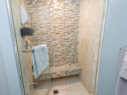 1319 Tyandaga Park Dr, Burlington, ON - Indoor Photo Showing Bathroom