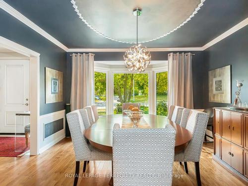 1319 Tyandaga Park Dr, Burlington, ON - Indoor Photo Showing Dining Room