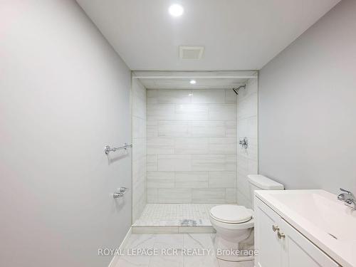 12 Landsborough St, East Luther Grand Valley, ON - Indoor Photo Showing Bathroom