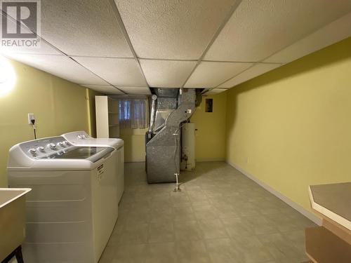 6212 Gordon Avenue, Burnaby, BC - Indoor Photo Showing Laundry Room