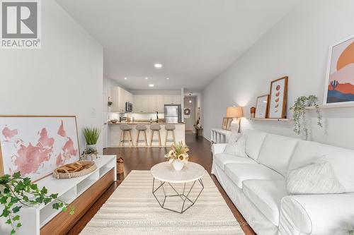 44 Lovegrove Lane, Ajax (Central West), ON - Indoor Photo Showing Living Room