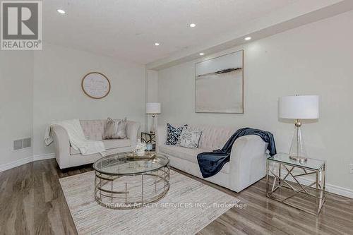 1752 Broadoak Crescent, Pickering, ON - Indoor Photo Showing Living Room