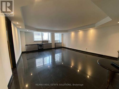 1010 - 360 Bloor Street E, Toronto (Rosedale-Moore Park), ON - Indoor Photo Showing Other Room