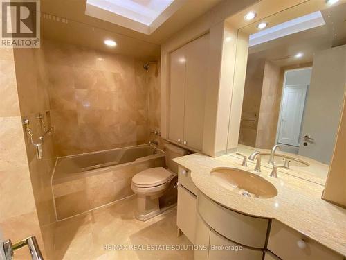 1010 - 360 Bloor Street E, Toronto (Rosedale-Moore Park), ON - Indoor Photo Showing Bathroom