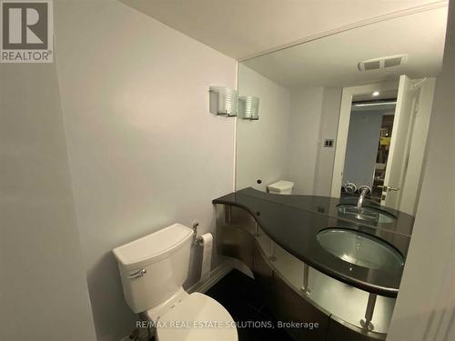 1010 - 360 Bloor Street E, Toronto (Rosedale-Moore Park), ON - Indoor Photo Showing Bathroom