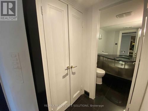 1010 - 360 Bloor Street E, Toronto (Rosedale-Moore Park), ON - Indoor Photo Showing Bathroom