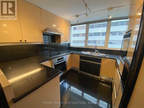 1010 - 360 Bloor Street E, Toronto (Rosedale-Moore Park), ON - Indoor Photo Showing Kitchen With Double Sink