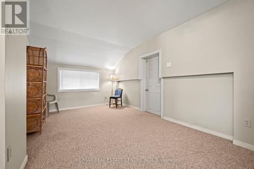 5024 Stamford Street, Niagara Falls, ON - Indoor