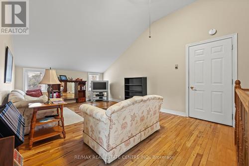 5024 Stamford Street, Niagara Falls, ON - Indoor Photo Showing Other Room