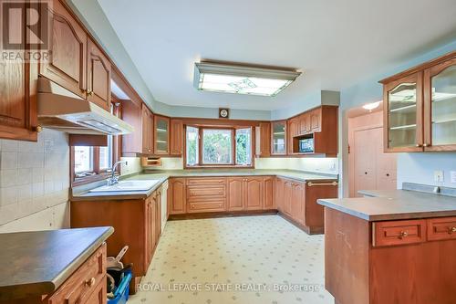 75 Randall Avenue, Hamilton (Stoney Creek), ON - Indoor Photo Showing Kitchen