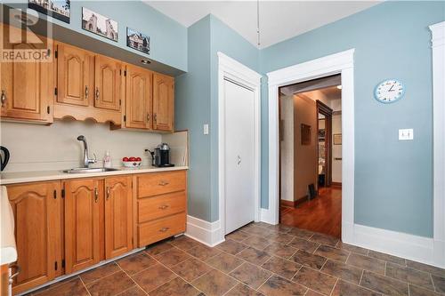 258 Plaunt Street S, Renfrew, ON - Indoor Photo Showing Kitchen