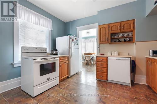 258 Plaunt Street S, Renfrew, ON - Indoor Photo Showing Kitchen