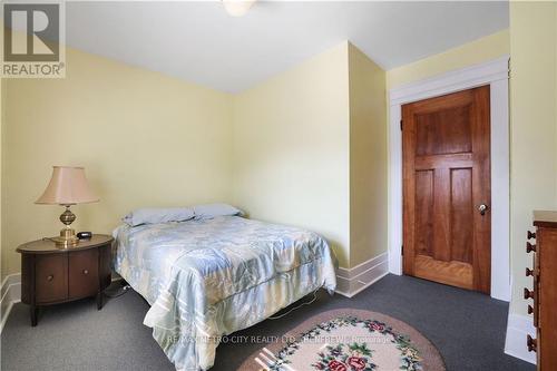 258 Plaunt Street S, Renfrew, ON - Indoor Photo Showing Bedroom