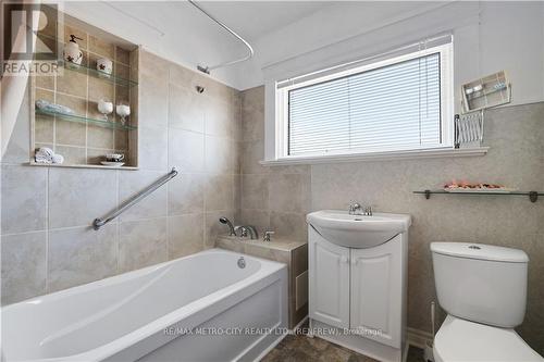 258 Plaunt Street S, Renfrew, ON - Indoor Photo Showing Bathroom